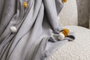L'essentiel linge de maison Manta Pom Pom - Gris